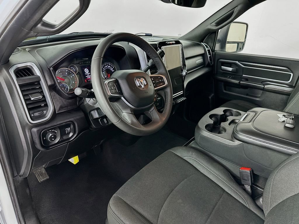 Used 2025 RAM 2500 Big Horn AWD/4WD image 30
