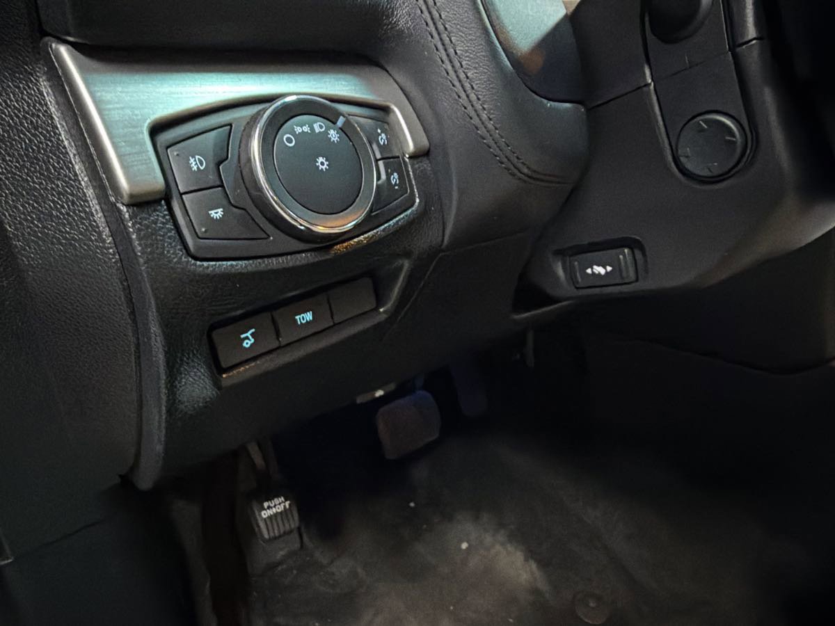 Used 2016 Ford Explorer Platinum AWD/4WD image 14