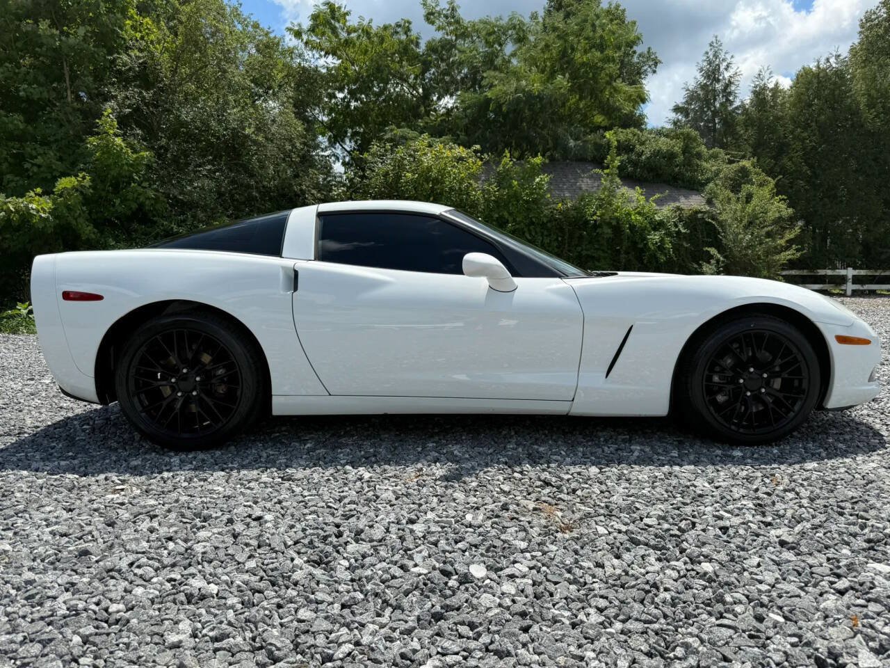 Used 2010 Chevrolet Corvette Coupe w/ Preferred Equipment Group RWD image 2