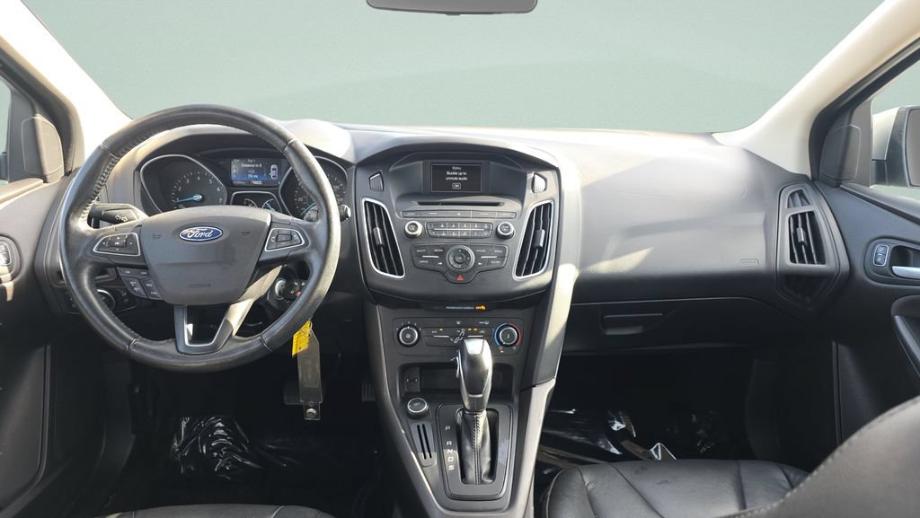 Used 2016 Ford Focus SE w/ Equipment Group 201A FWD image 11