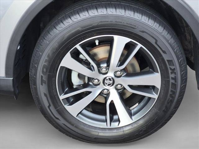 Used 2017 Toyota RAV4 XLE FWD image 6