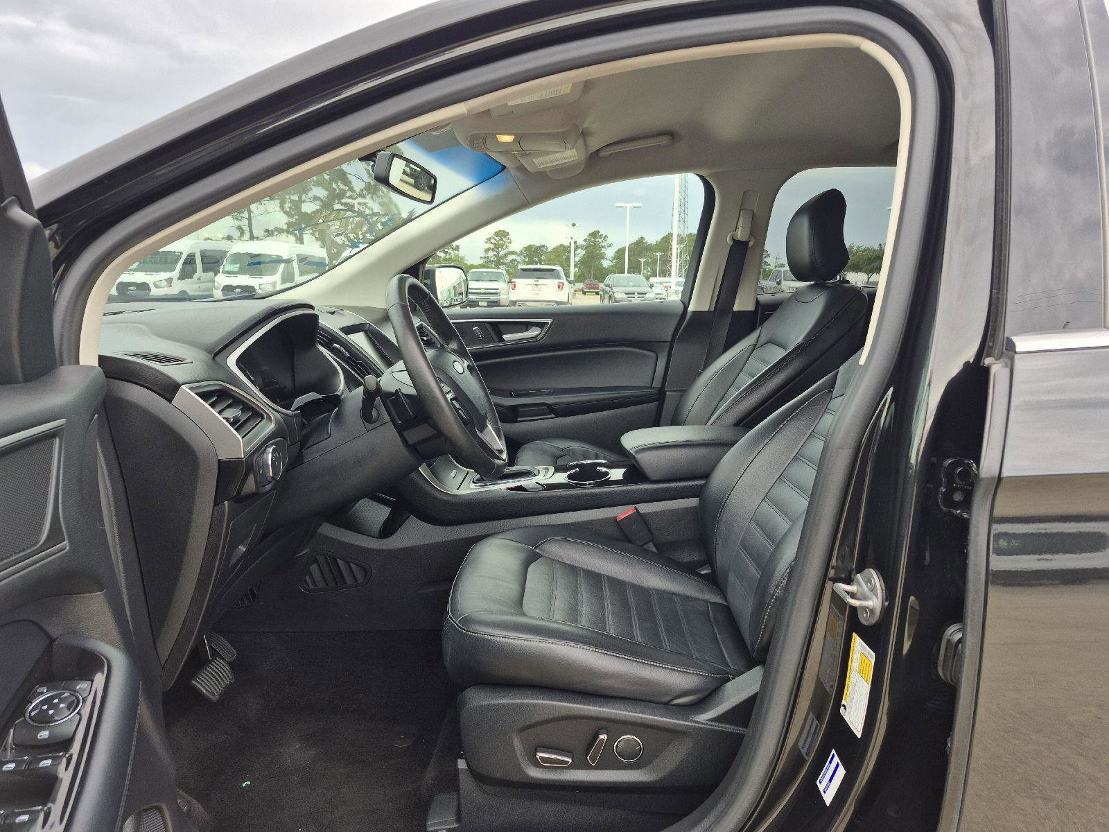 Used 2015 Ford Edge SEL w/ Equipment Group 201A FWD image 2