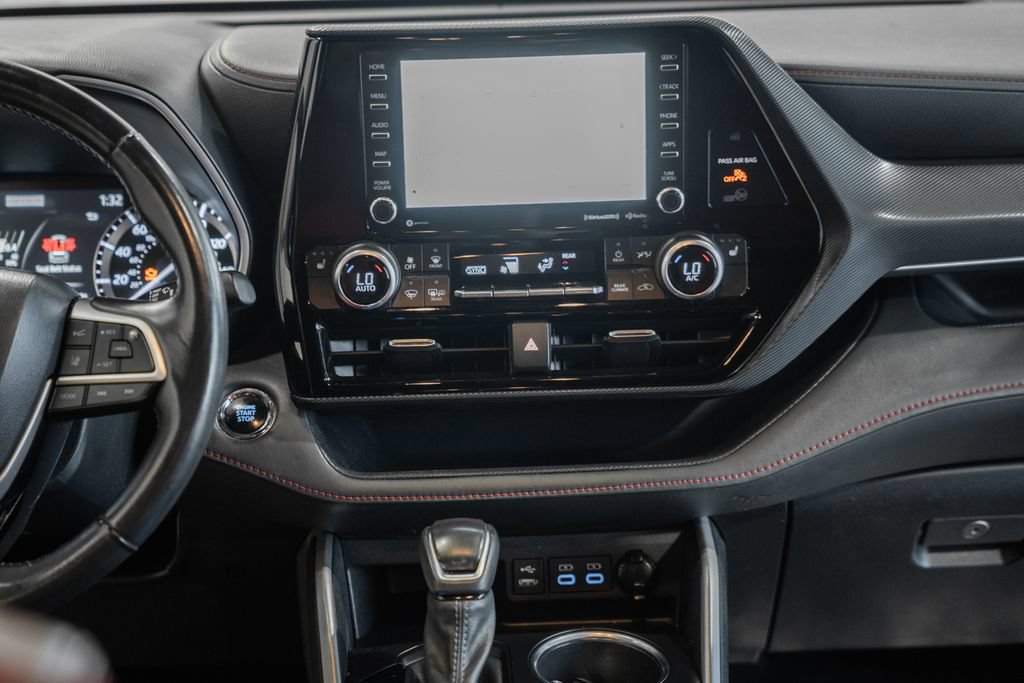 Used 2022 Toyota Highlander XSE AWD/4WD image 14