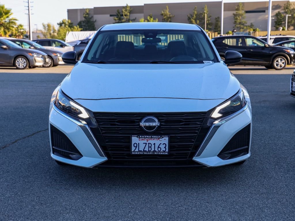 Used 2024 Nissan Altima 2.5 S FWD image 8