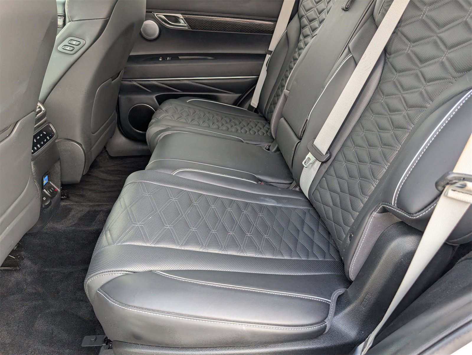 Used 2025 Genesis GV80 3.5T e-SC image 16