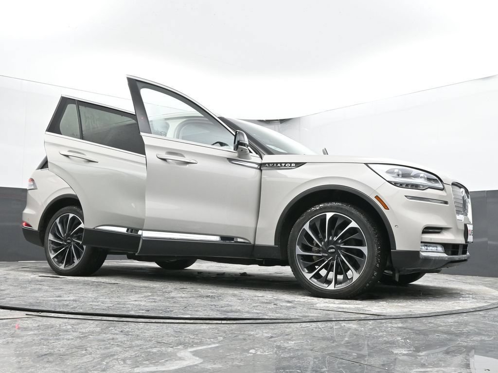 Used 2024 Lincoln Aviator Reserve w/ Equipment Group 201A AWD/4WD image 69
