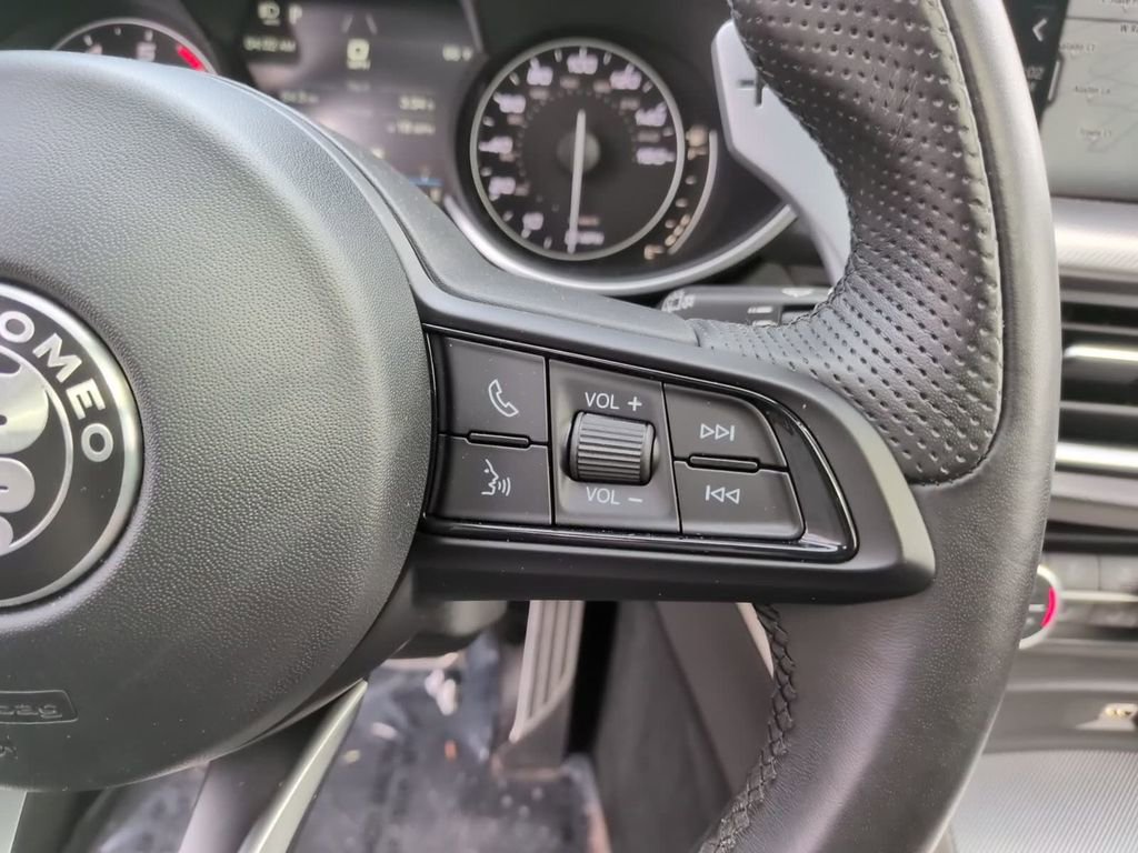 Used 2023 Alfa Romeo Stelvio Veloce image 24