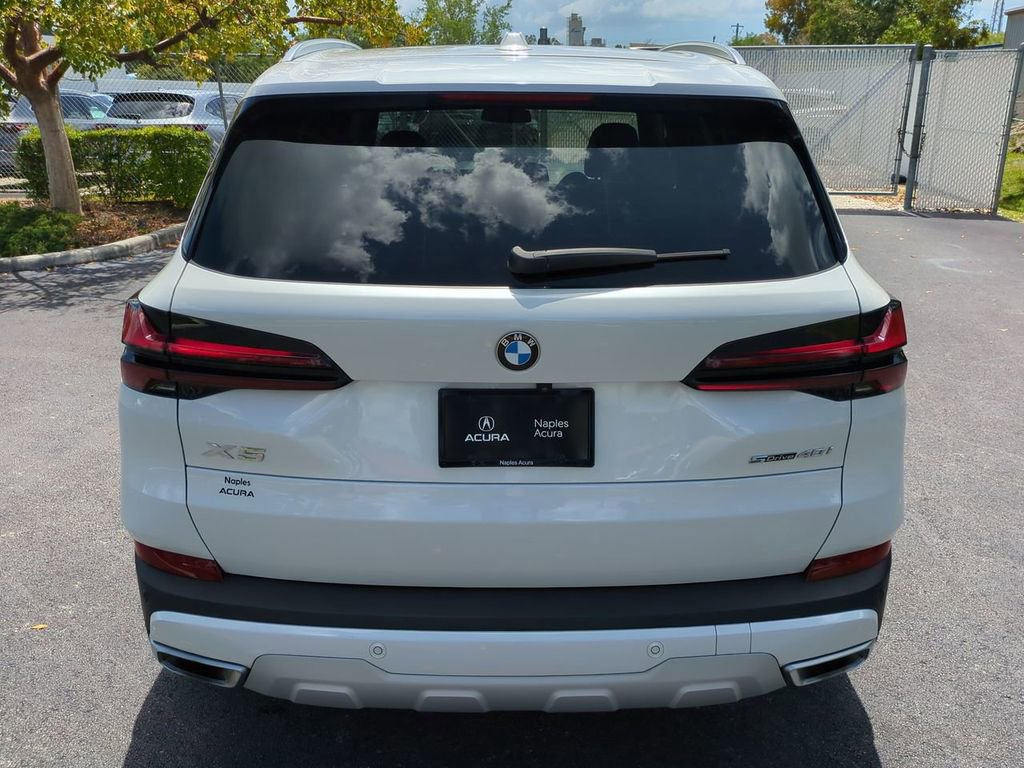 Used 2024 BMW X5 sDrive40i w/ Premium Package image 5
