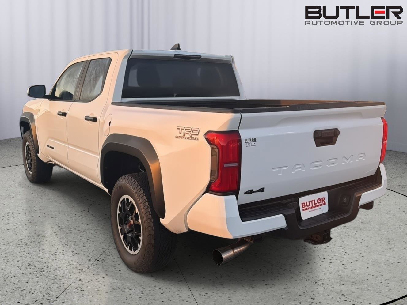 Certified 2024 Toyota Tacoma TRD Off-Road AWD/4WD image 4