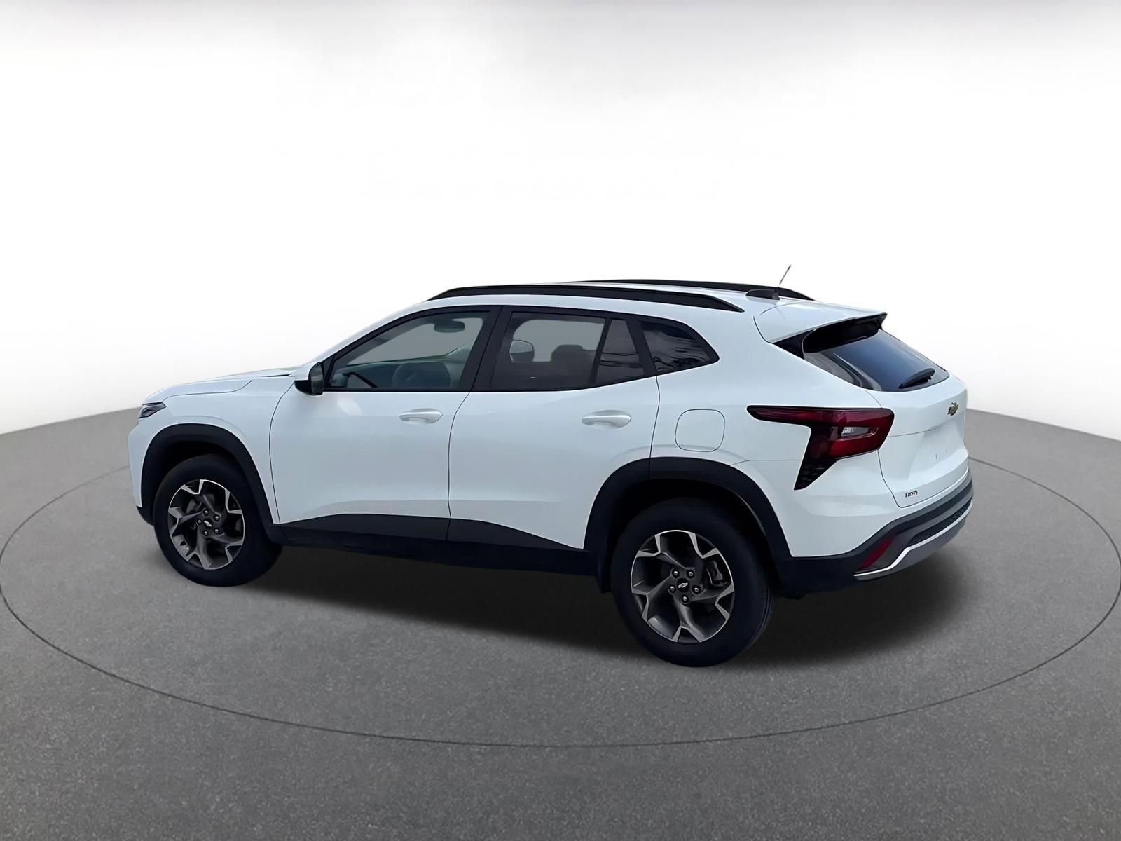 Used 2025 Chevrolet Trax LT image 10