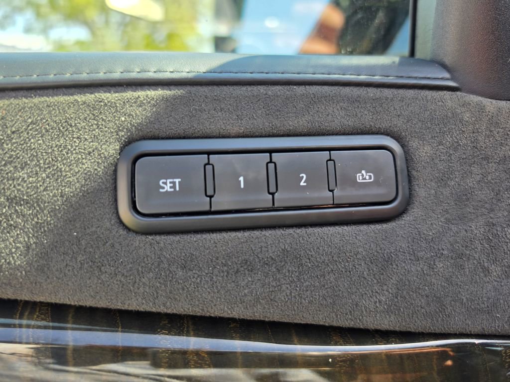 Used 2019 Cadillac Escalade Platinum AWD/4WD image 12