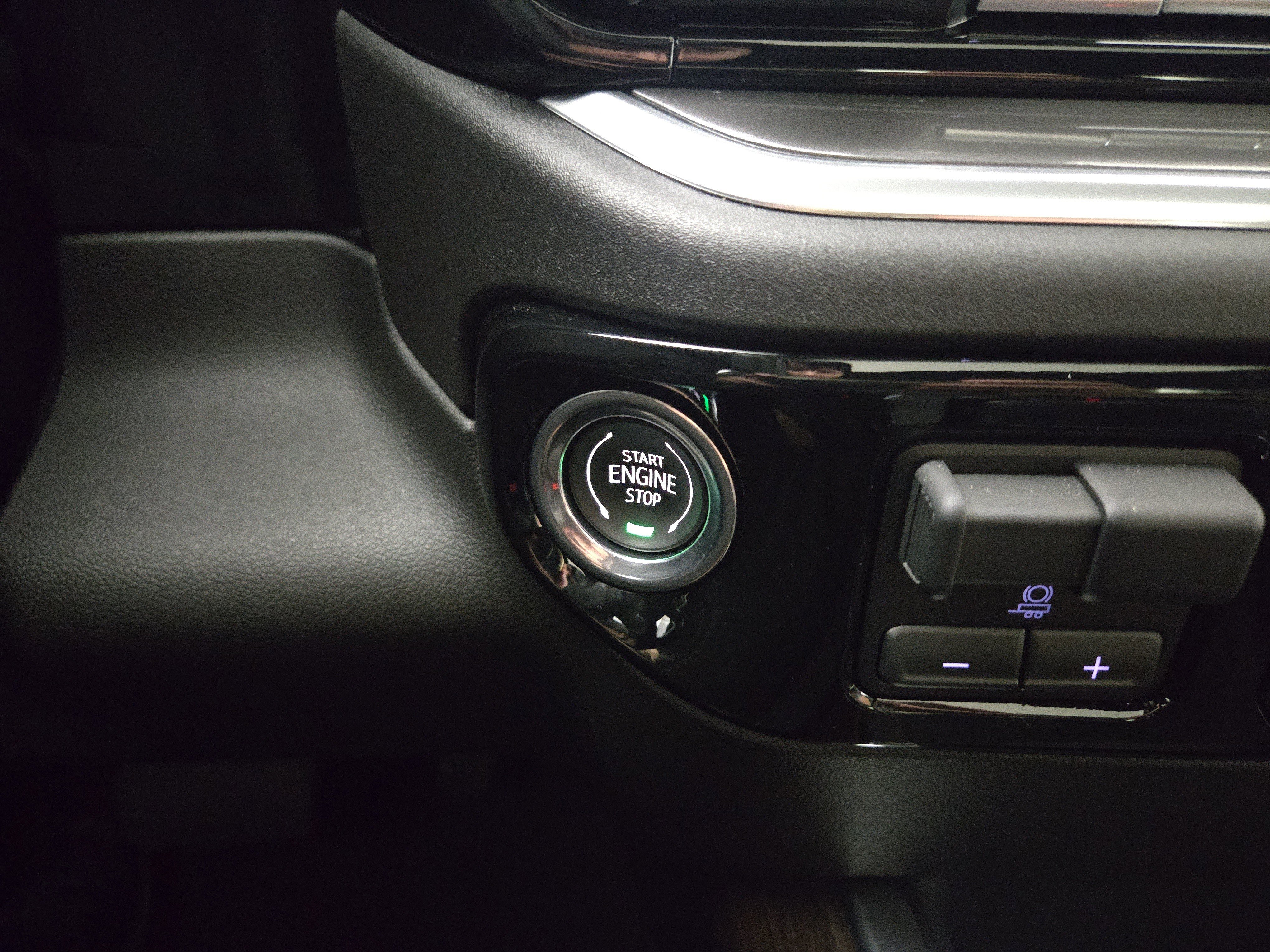Certified 2025 Chevrolet Silverado 1500 High Country w/ Technology Package AWD/4WD image 25