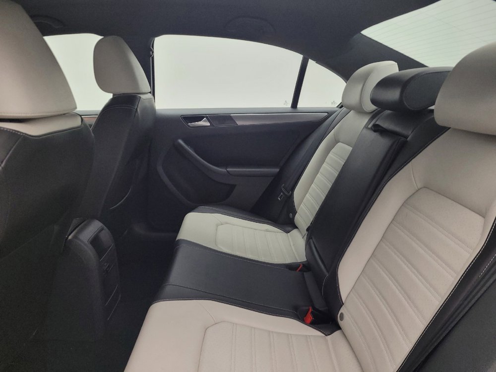 Used 2016 Volkswagen Jetta Sport FWD image 18