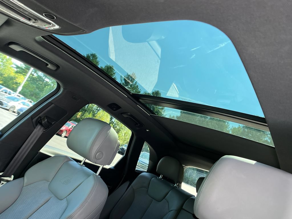 Used 2022 Audi SQ5 Premium Plus AWD/4WD image 21