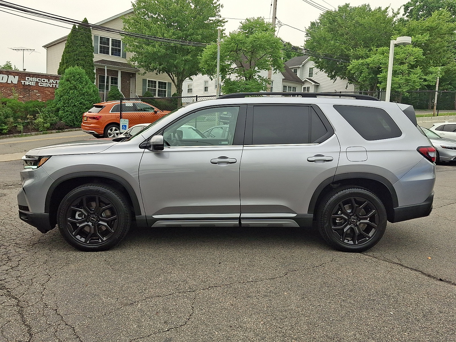 Used 2025 Honda Pilot Touring image 7