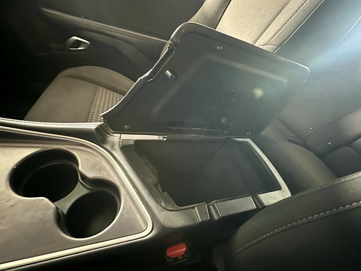 Used 2020 Dodge Challenger SXT RWD image 34