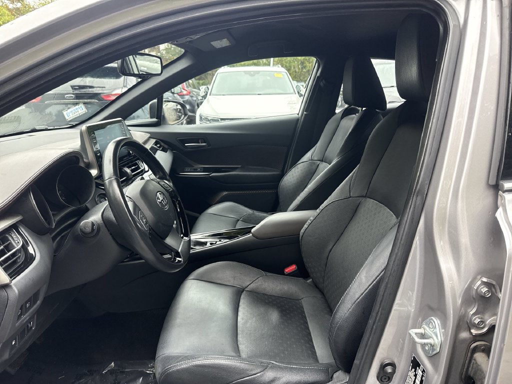 Used 2019 Toyota C-HR Limited FWD image 13