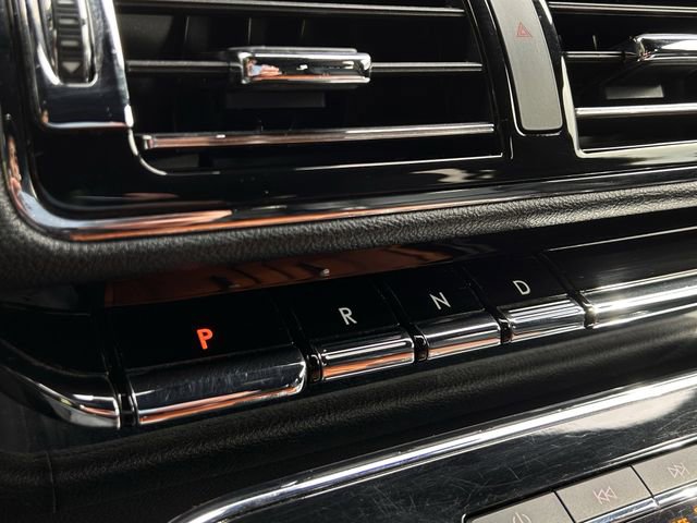 Used 2018 Lincoln Navigator Premiere image 20