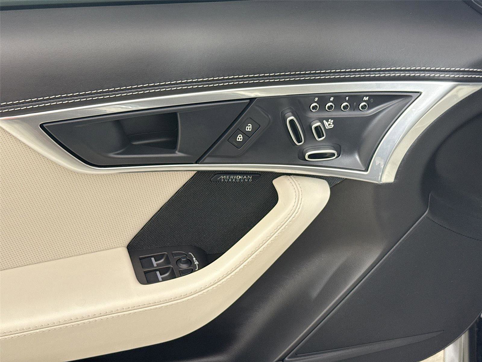 Used 2022 Jaguar F-TYPE Coupe image 10