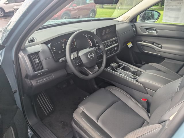New 2026 Nissan Pathfinder SL w/ SL Premium Package AWD/4WD image 14