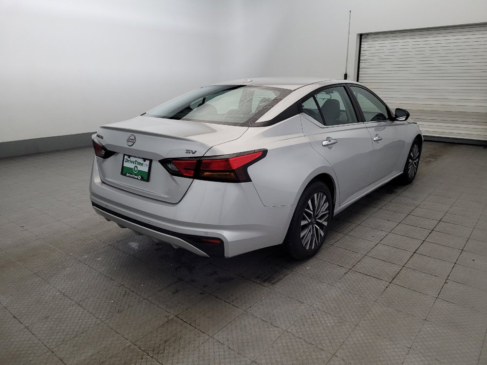 Used 2024 Nissan Altima 2.5 SV FWD image 9