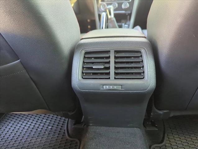 Used 2015 Volkswagen GTI SE image 17