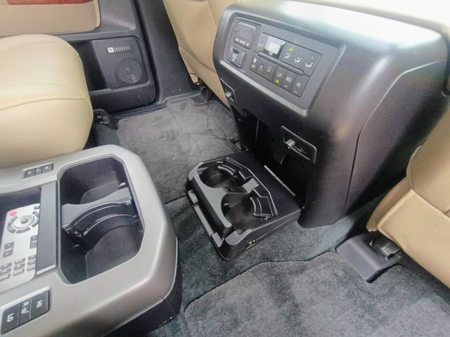Used 2018 Toyota Sequoia Platinum AWD/4WD image 60