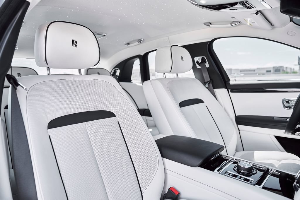 Used 2026 Rolls-Royce Ghost RWD image 46
