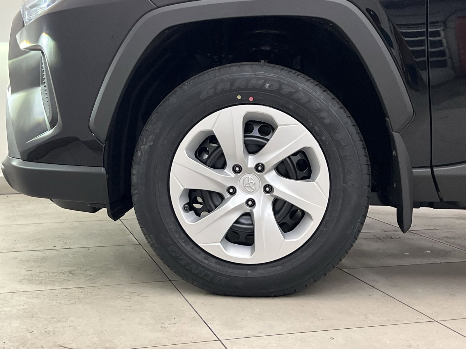 New 2025 Toyota RAV4 LE image 5