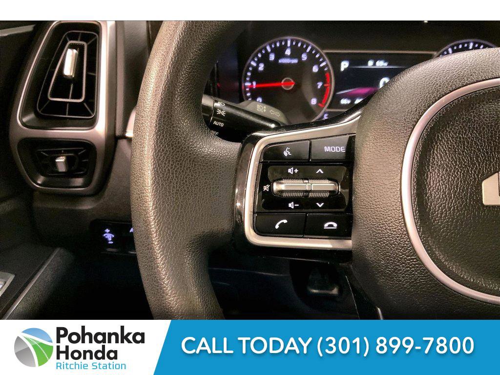 Used 2023 Kia Sorento LX image 21