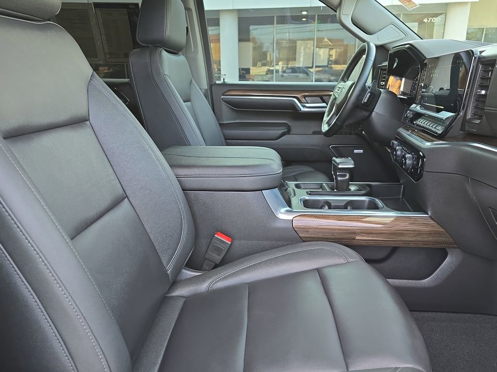 Used 2024 Chevrolet Silverado 1500 LT Trail Boss w/ LT Trail Boss Premium Package image 10