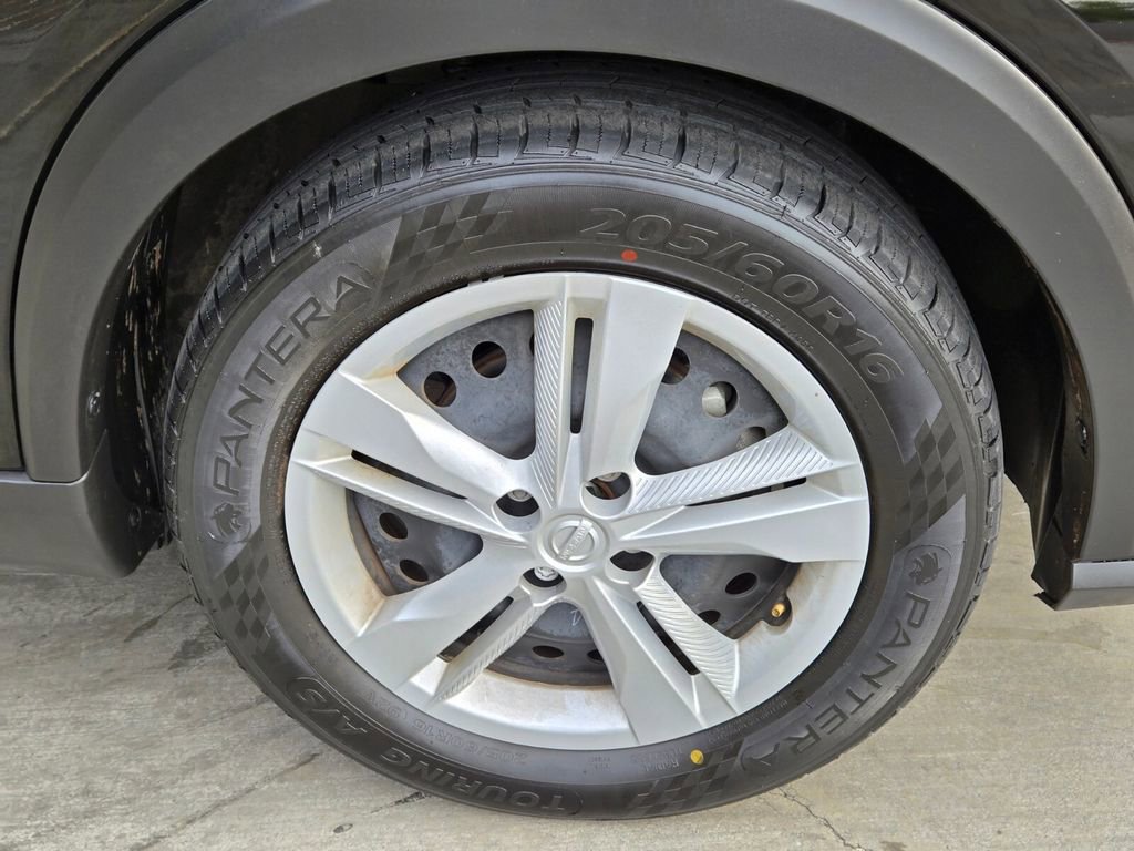 Used 2024 Nissan Kicks S FWD image 8