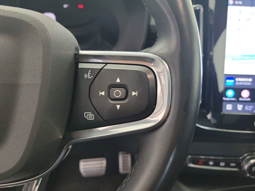 Used 2022 Volvo XC40 P8 Recharge Plus AWD/4WD image 25