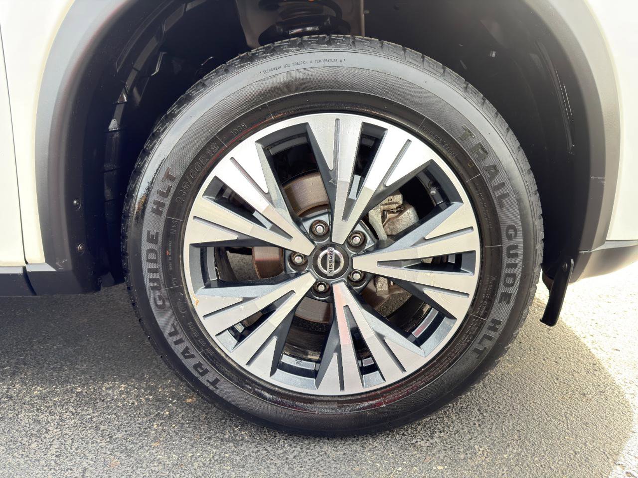 Used 2021 Nissan Rogue SV w/ Premium Package AWD/4WD image 12