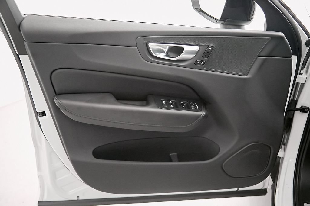 Certified 2024 Volvo XC60 T8 Plus w/ Protection Package Premier AWD/4WD image 10