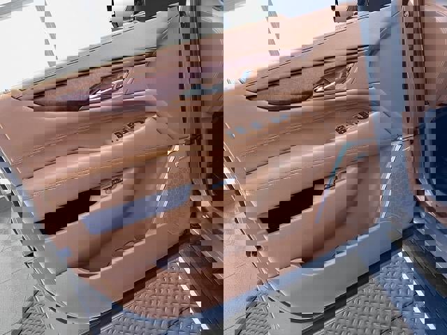 Used 2017 Cadillac Escalade ESV Platinum image 43