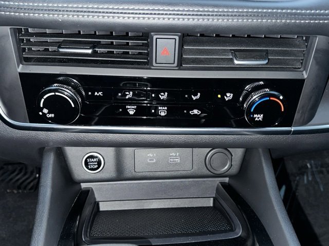 Used 2023 Nissan Rogue S image 35