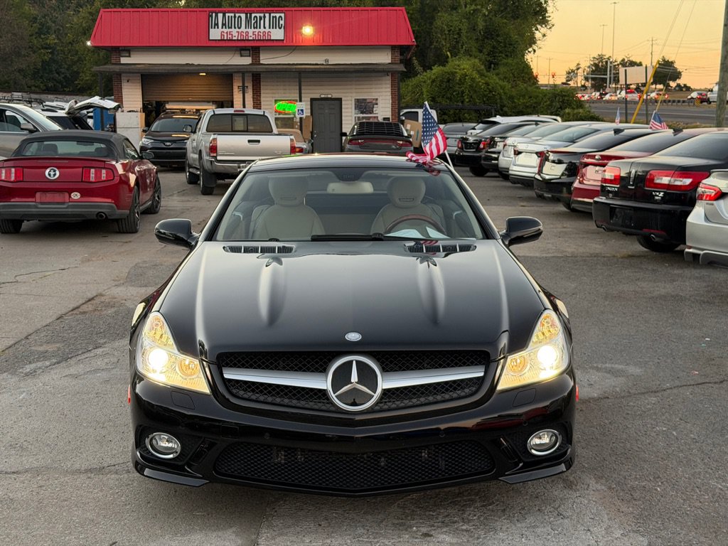Used 2011 Mercedes-Benz SL 550 image 2