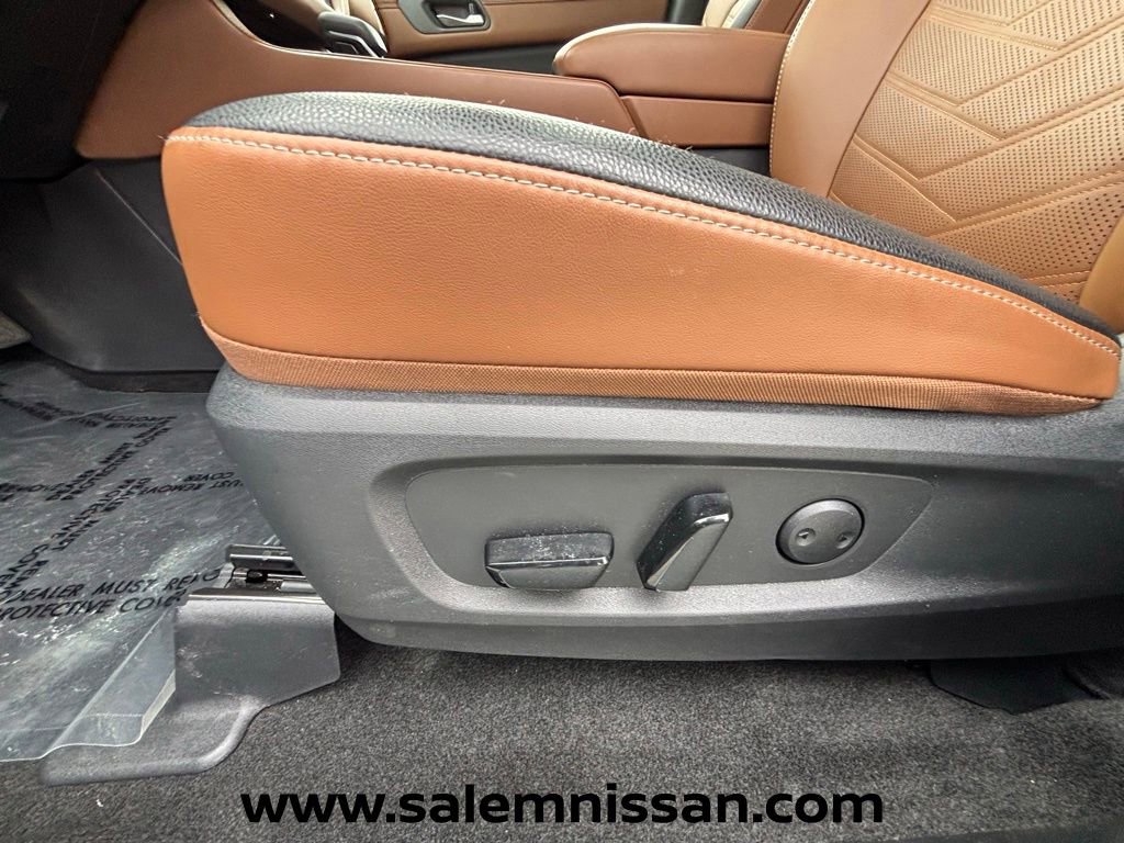 Used 2025 Nissan Pathfinder Platinum w/ Cargo Package AWD/4WD image 10