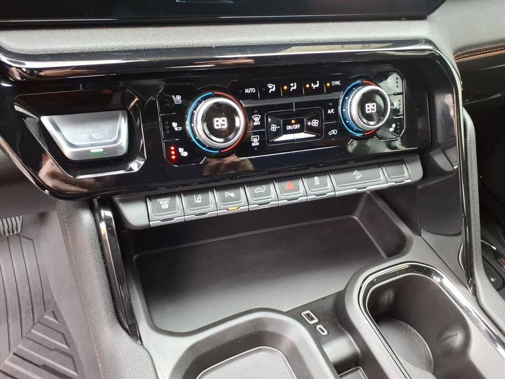 Used 2024 GMC Sierra 2500 AT4 w/ AT4 Premium Plus Package image 32