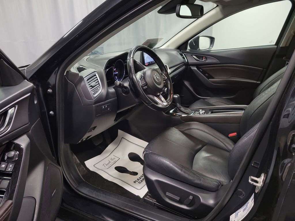Used 2018 MAZDA MAZDA3 Grand Touring w/ Premium Equipment Package image 13