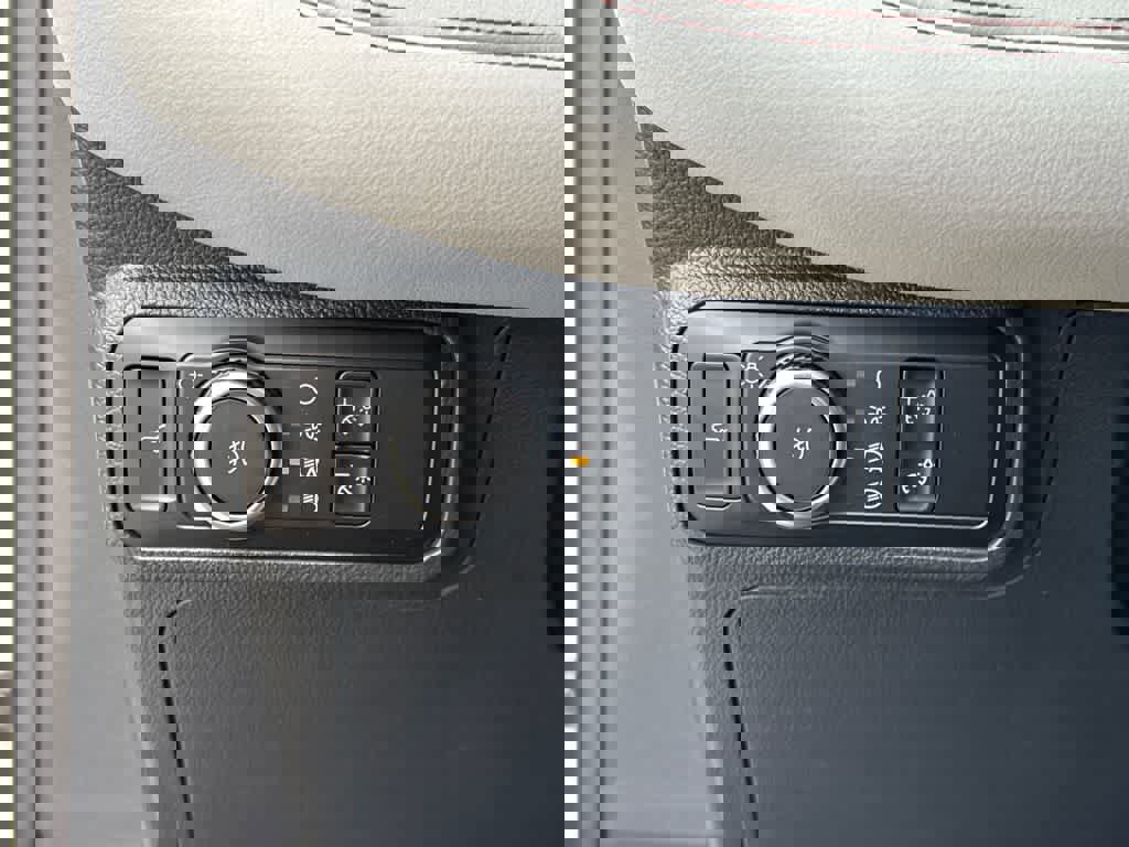 New 2026 Ford Explorer Active w/ Active Comfort Package image 34