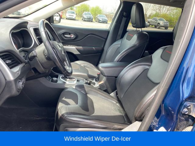 Used 2018 Jeep Cherokee Trailhawk w/ Cold Weather Group AWD/4WD image 15
