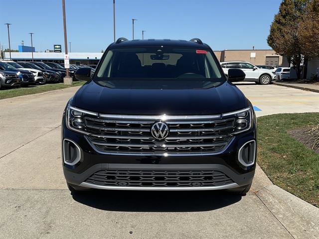 New 2026 Volkswagen Atlas SE image 2
