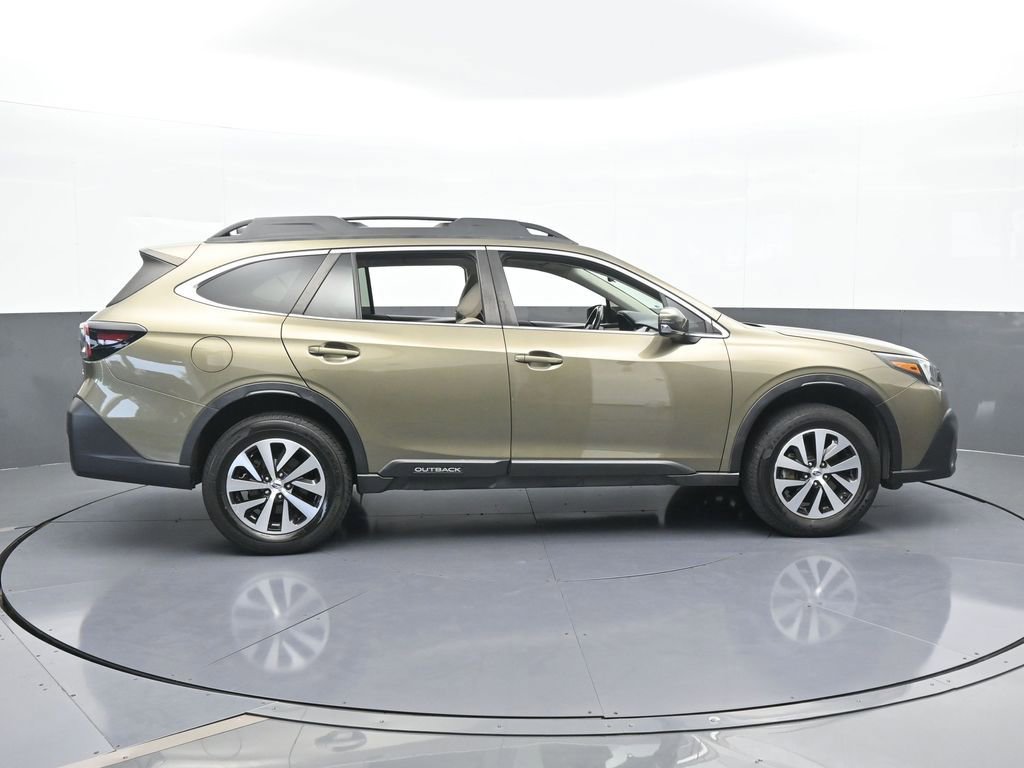 Used 2021 Subaru Outback Premium image 7