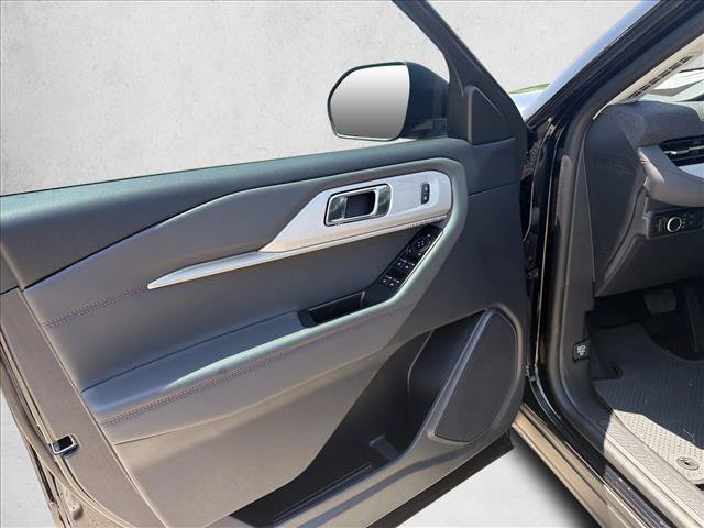 New 2026 Ford Explorer Active RWD image 8