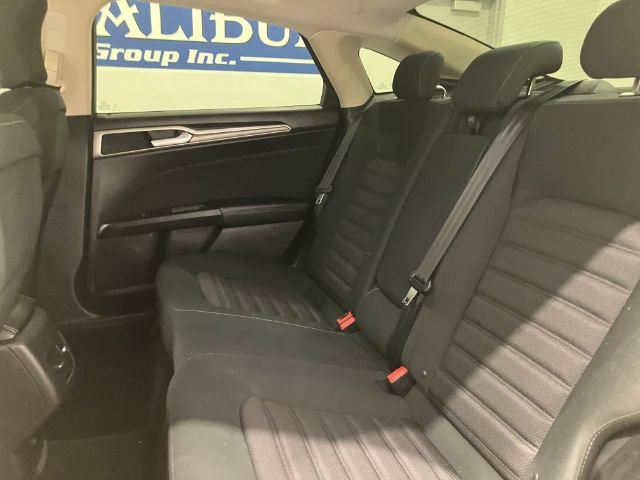Used 2018 Ford Fusion SE w/ Fusion SE Technology Package FWD image 21