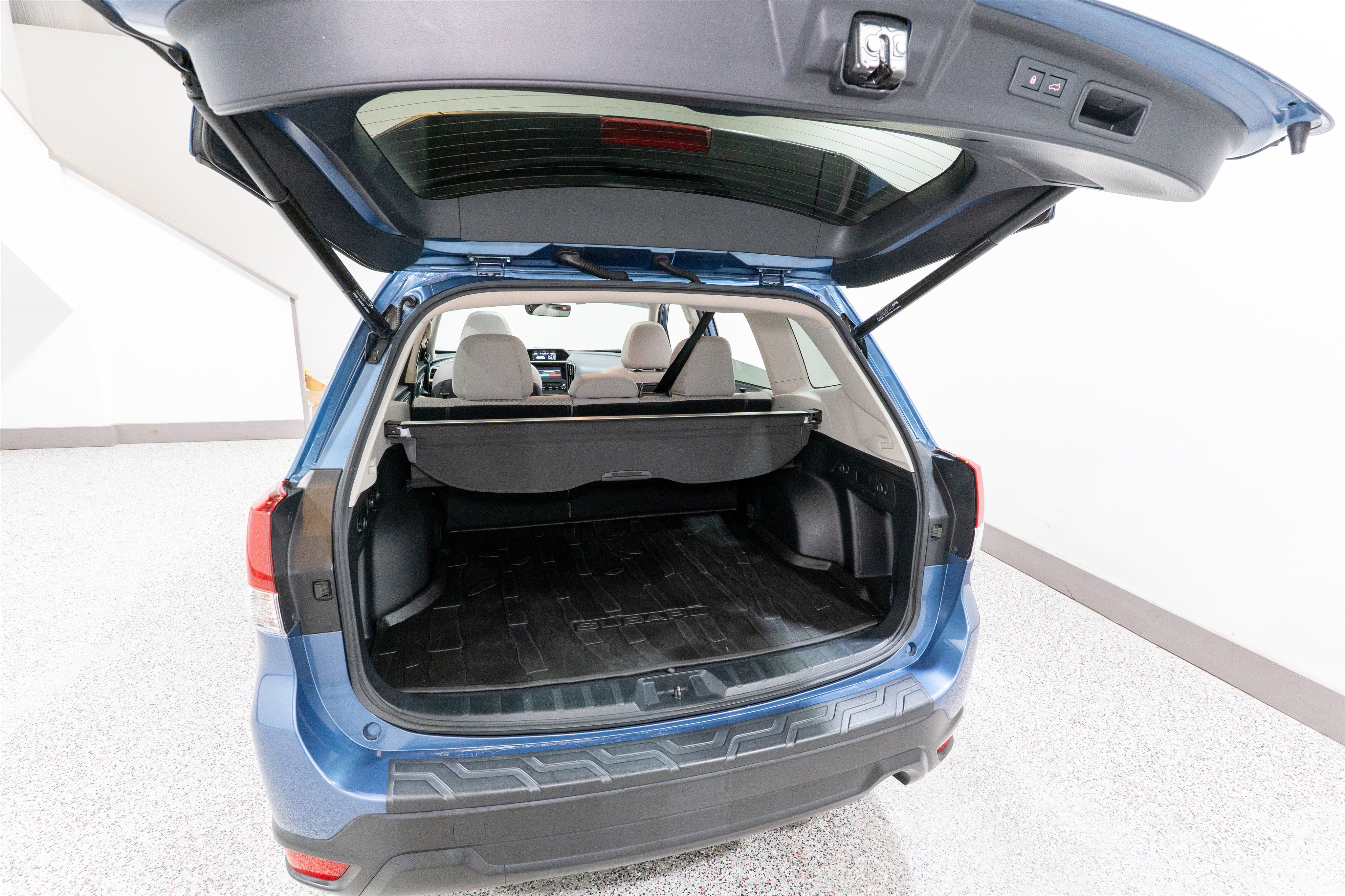 Used 2019 Subaru Forester Premium AWD/4WD image 32