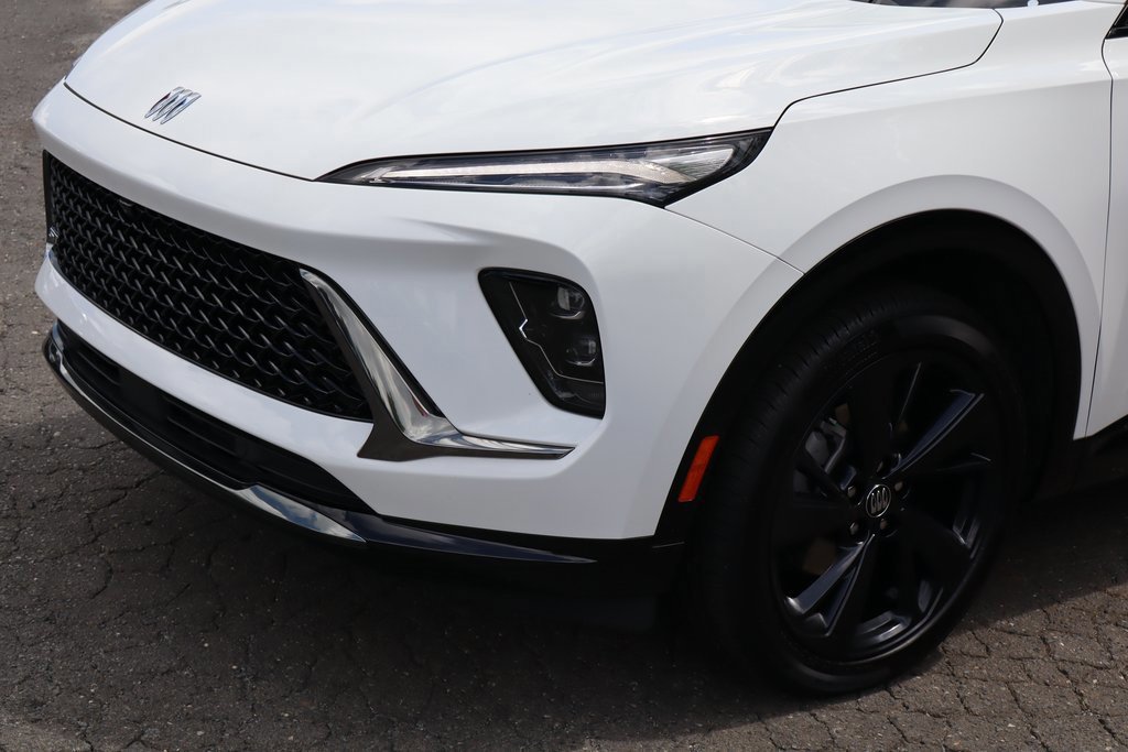 New 2025 Buick Envision Sport Touring image 4