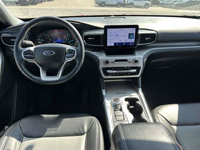 Used 2023 Ford Explorer XLT w/ Equipment Group 202A AWD/4WD image 33
